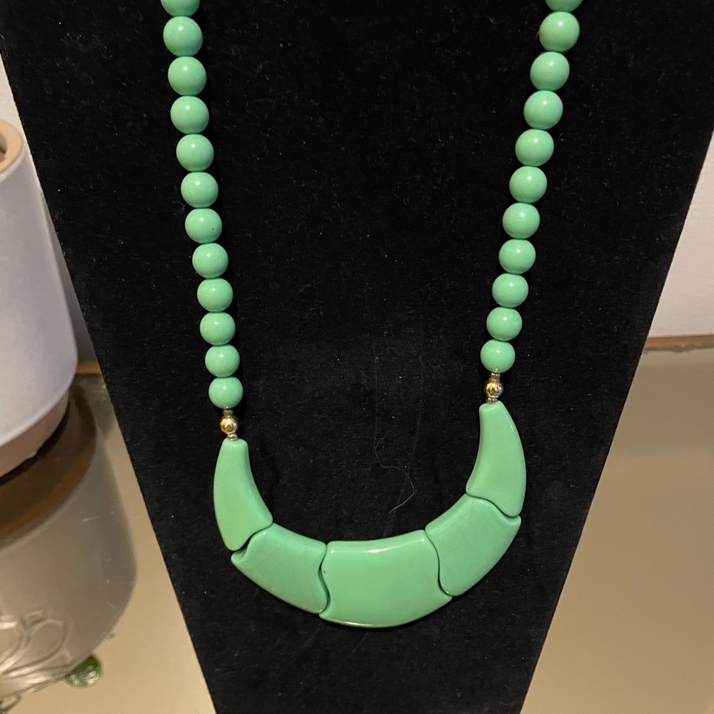 J17. Vintage Costume Mint Green Statement Necklace